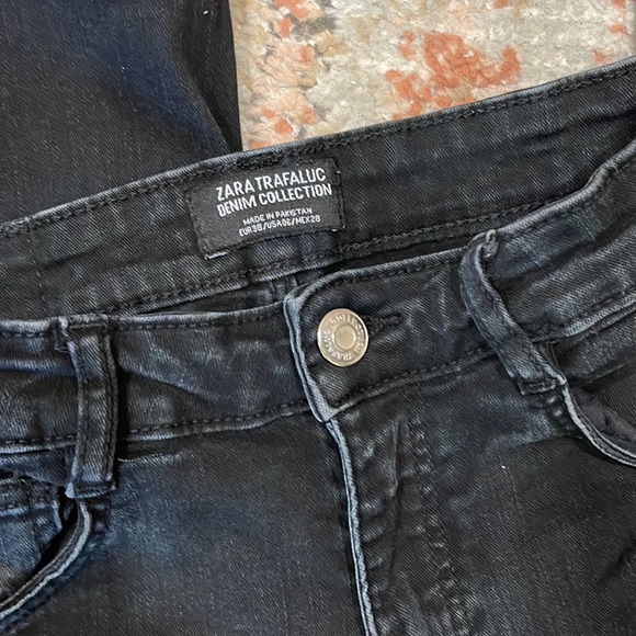 Zara High Rise Black Denim - Picture 3 of 3